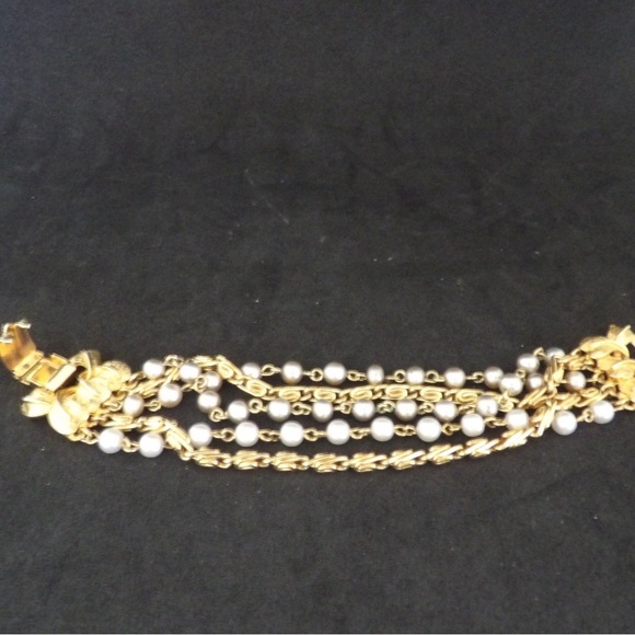 Multi-Strand Faux Pearl Bracelet - Picture 1 of 6